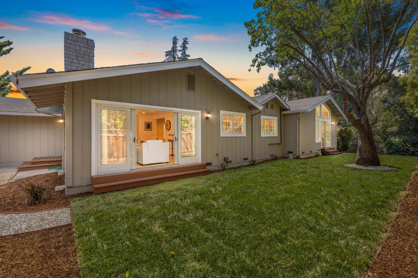 Detail Gallery Image 30 of 33 For 1045 Deanna Dr, Menlo Park,  CA 94025 - 4 Beds | 2/1 Baths