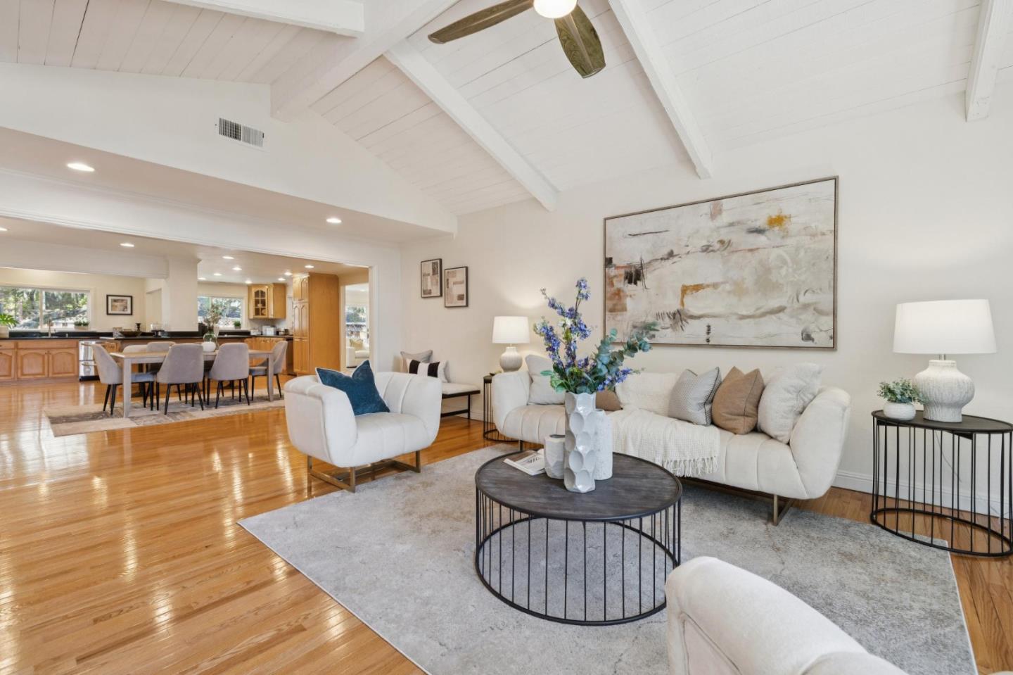 Detail Gallery Image 7 of 33 For 1045 Deanna Dr, Menlo Park,  CA 94025 - 4 Beds | 2/1 Baths