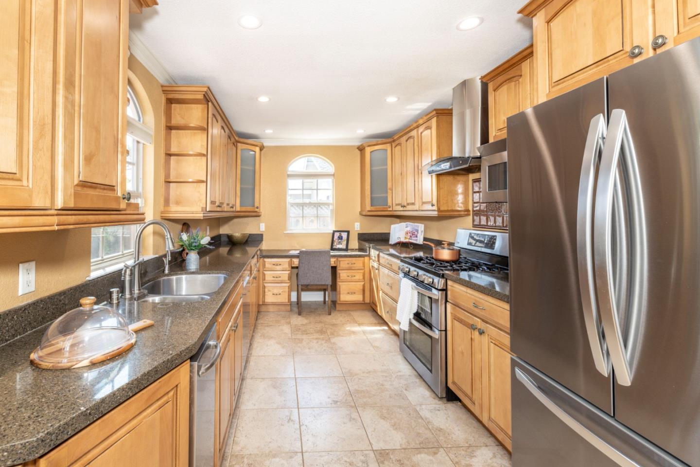 Detail Gallery Image 20 of 46 For 515 Lanyard Dr, Redwood City,  CA 94065 - 3 Beds | 2 Baths