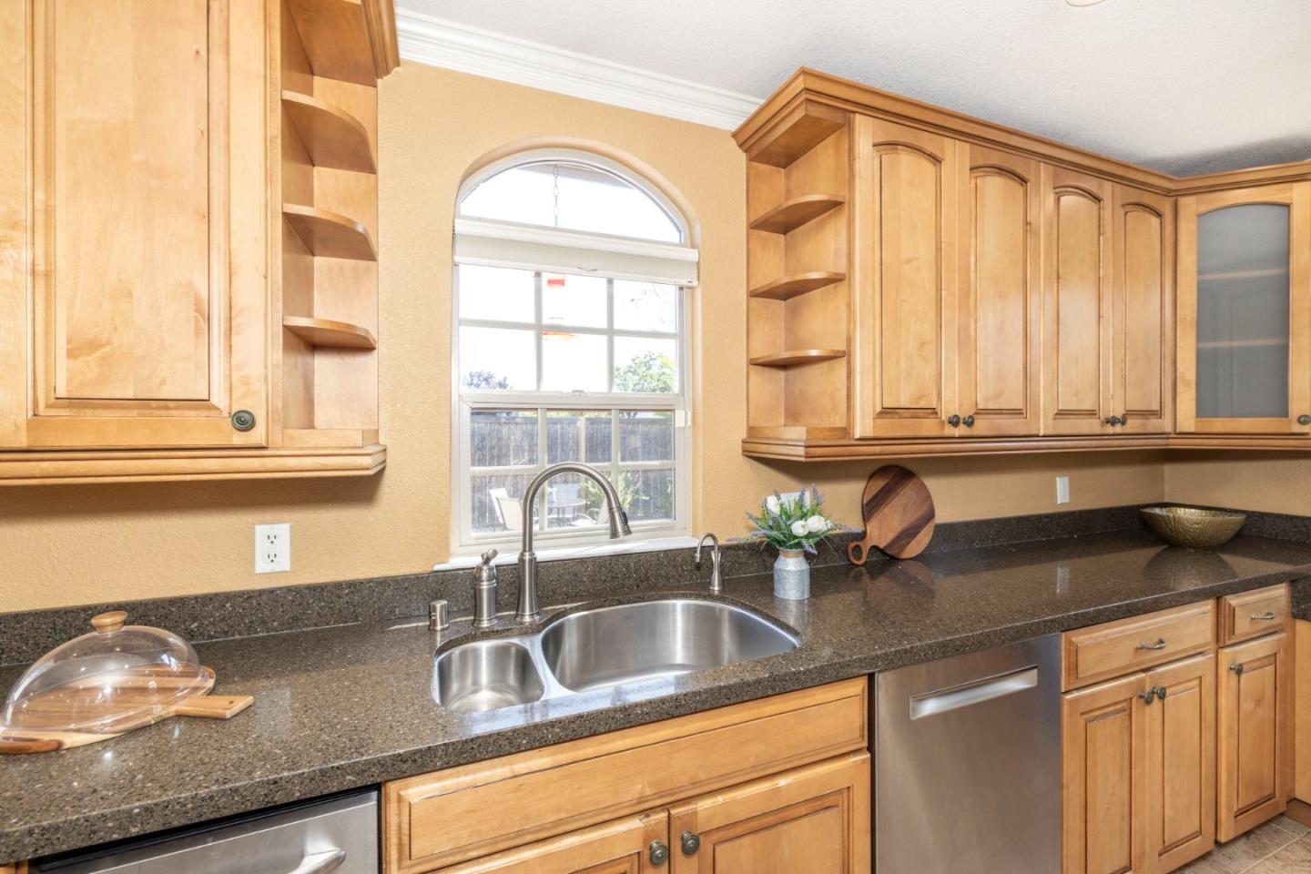 Detail Gallery Image 21 of 46 For 515 Lanyard Dr, Redwood City,  CA 94065 - 3 Beds | 2 Baths