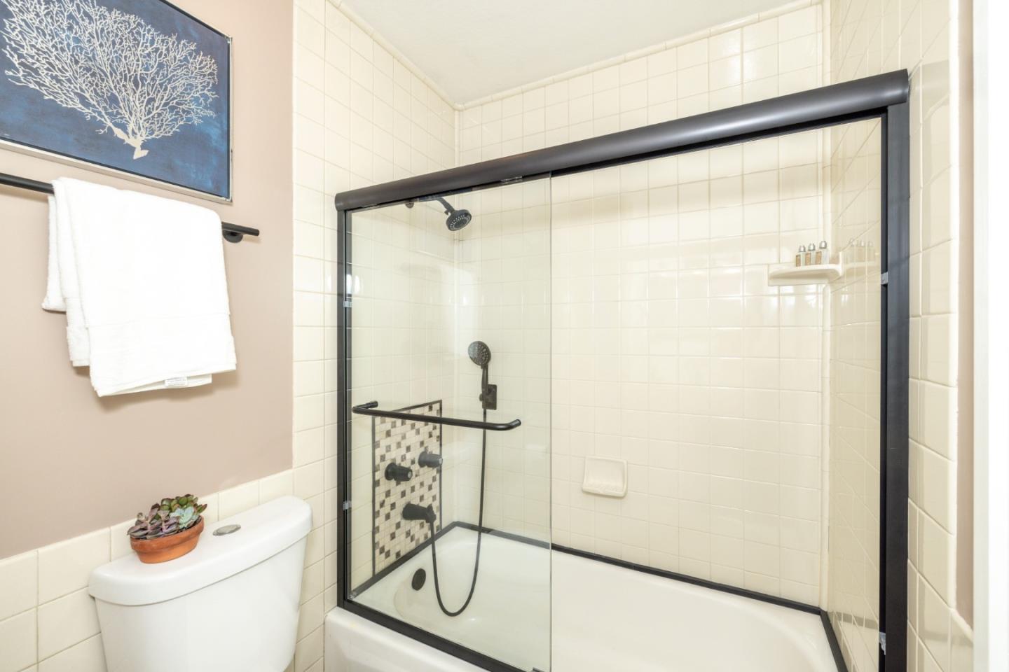 Detail Gallery Image 35 of 46 For 515 Lanyard Dr, Redwood City,  CA 94065 - 3 Beds | 2 Baths