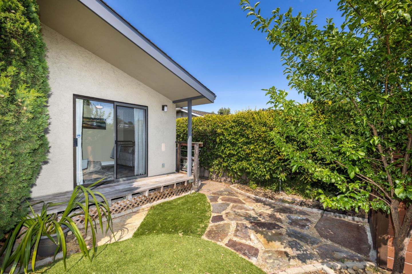 Detail Gallery Image 44 of 46 For 515 Lanyard Dr, Redwood City,  CA 94065 - 3 Beds | 2 Baths