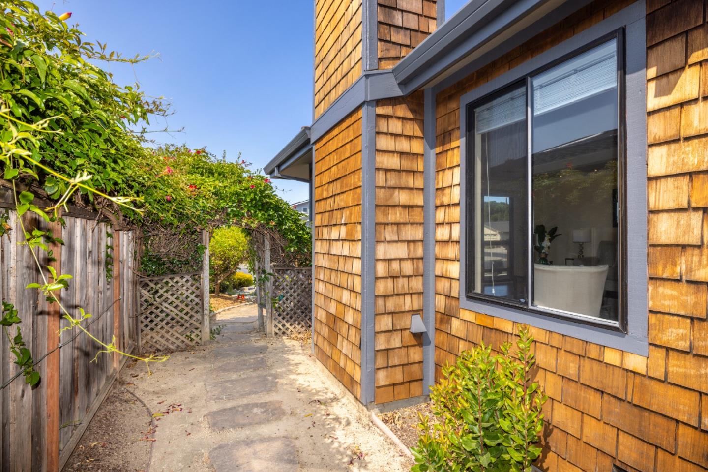 Detail Gallery Image 45 of 46 For 515 Lanyard Dr, Redwood City,  CA 94065 - 3 Beds | 2 Baths
