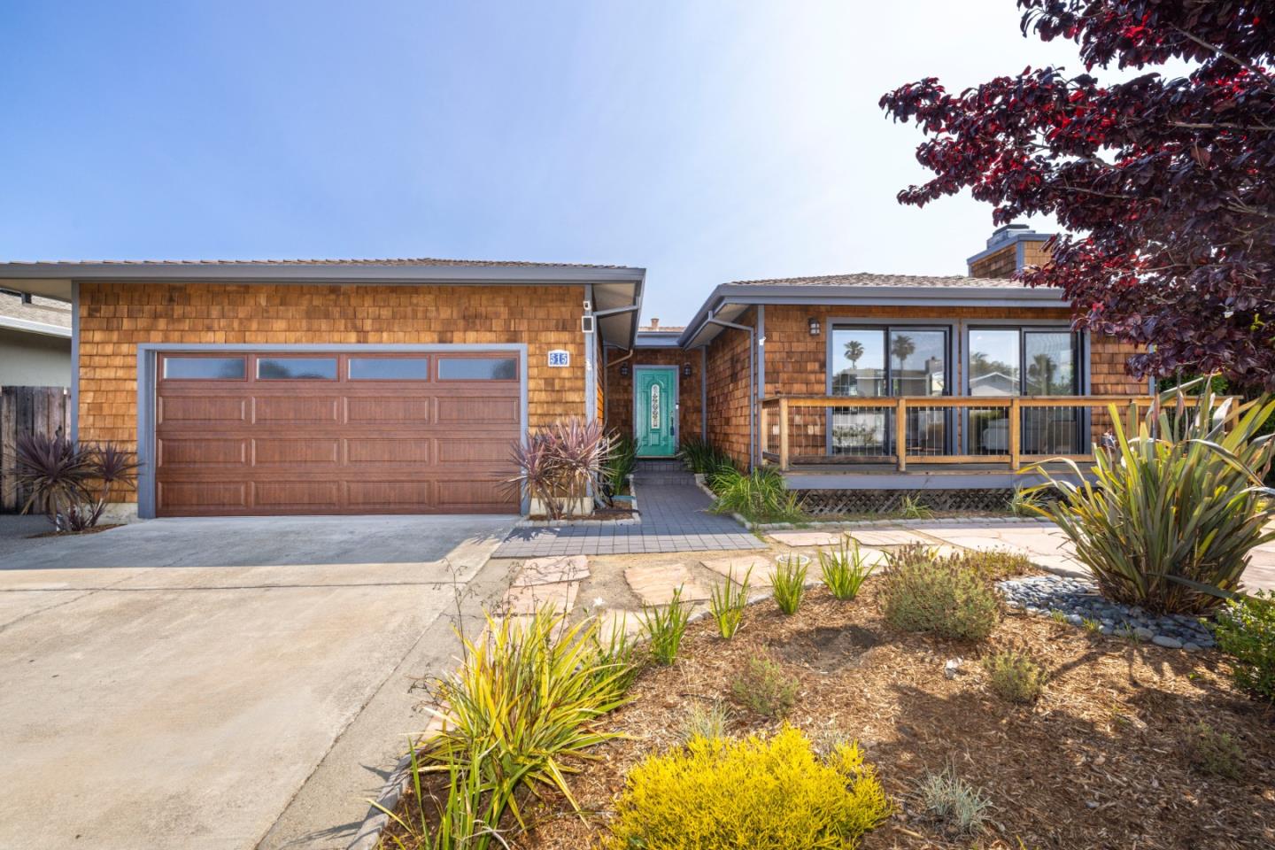Detail Gallery Image 5 of 46 For 515 Lanyard Dr, Redwood City,  CA 94065 - 3 Beds | 2 Baths
