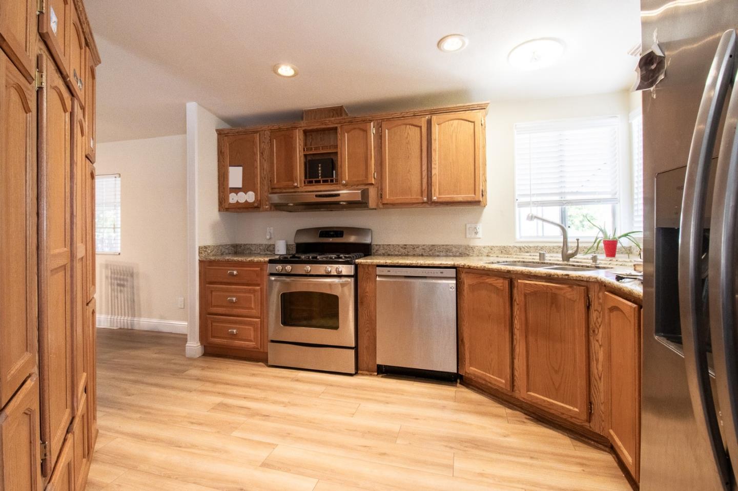 Detail Gallery Image 9 of 24 For 532a Millpond Dr 532a,  San Jose,  CA 95125 - 2 Beds | 2 Baths