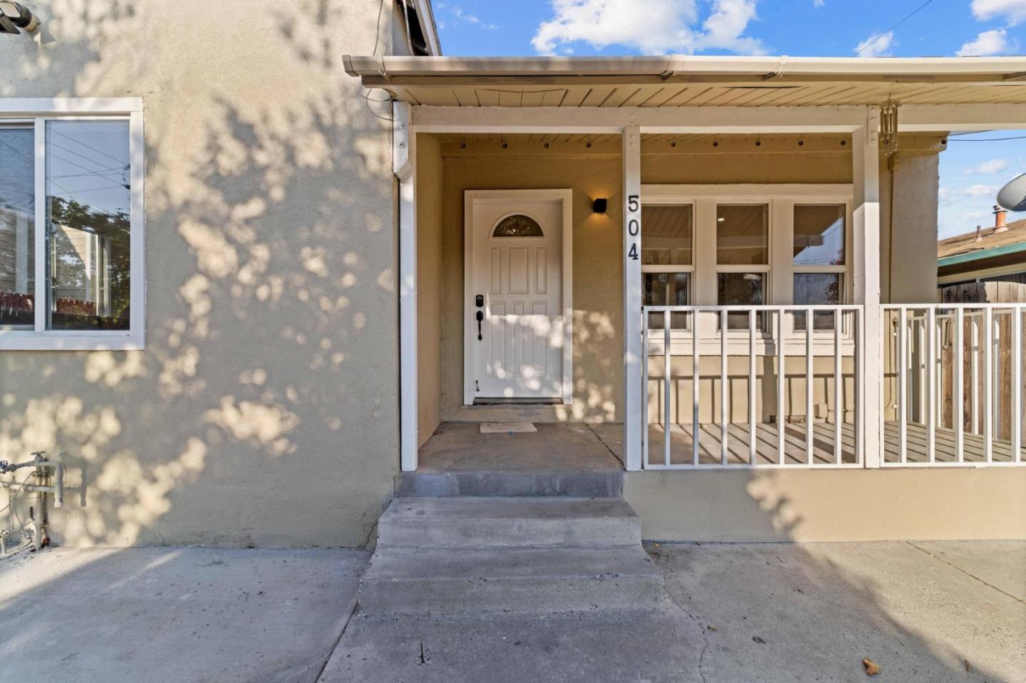 Detail Gallery Image 2 of 54 For 504 Hannah St, San Jose,  CA 95126 - 2 Beds | 2 Baths