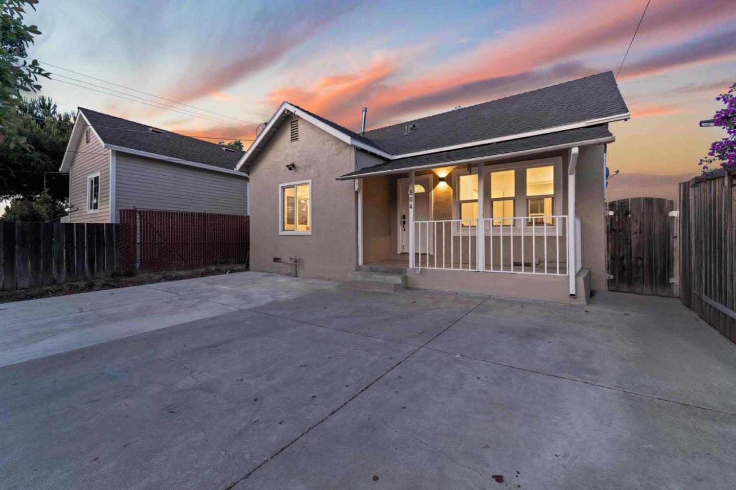 Detail Gallery Image 4 of 54 For 504 Hannah St, San Jose,  CA 95126 - 2 Beds | 2 Baths