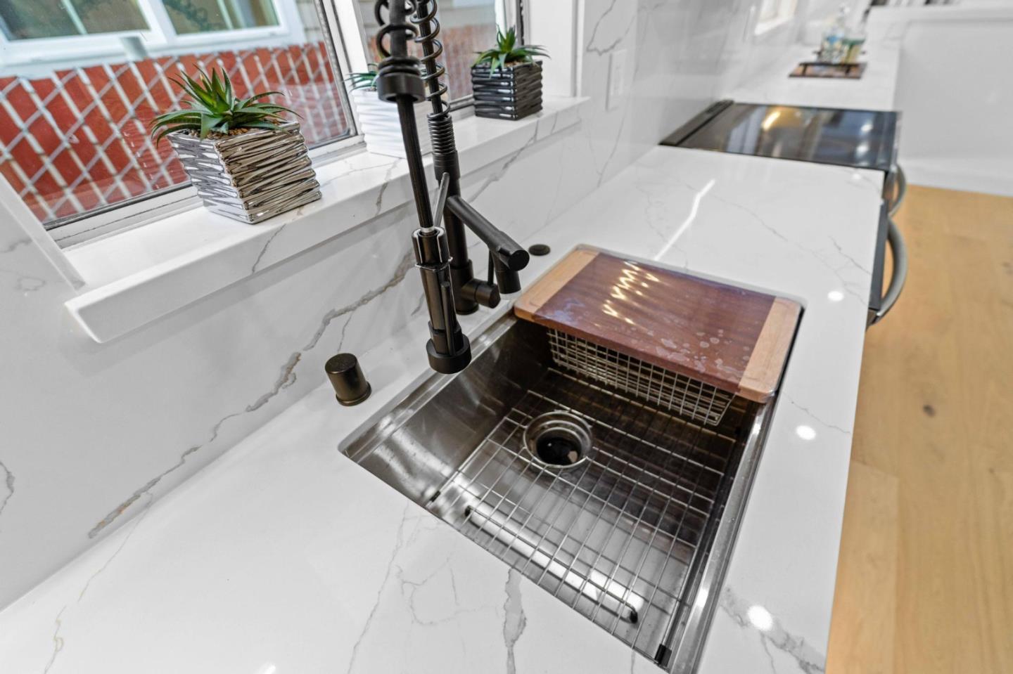 Detail Gallery Image 9 of 54 For 504 Hannah St, San Jose,  CA 95126 - 2 Beds | 2 Baths