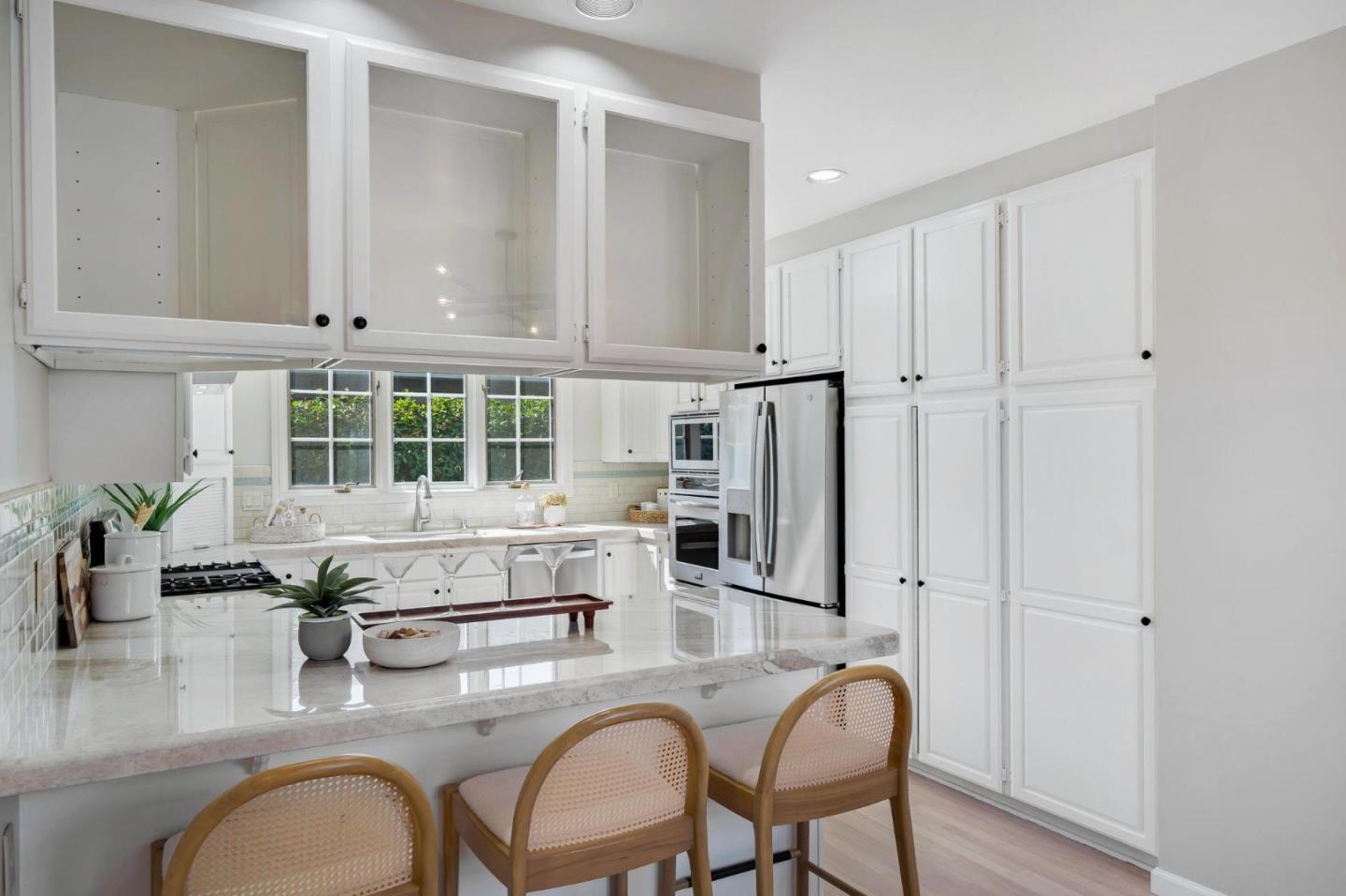 Detail Gallery Image 14 of 60 For 1518 Arguello St, Redwood City,  CA 94063 - 3 Beds | 2/1 Baths