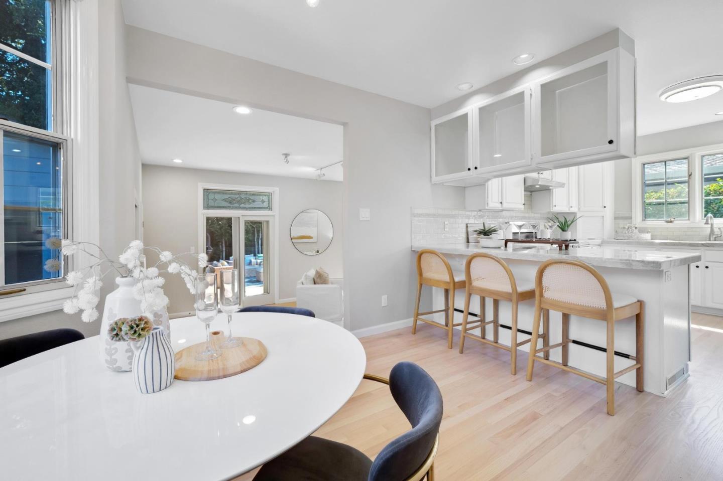 Detail Gallery Image 17 of 60 For 1518 Arguello St, Redwood City,  CA 94063 - 3 Beds | 2/1 Baths