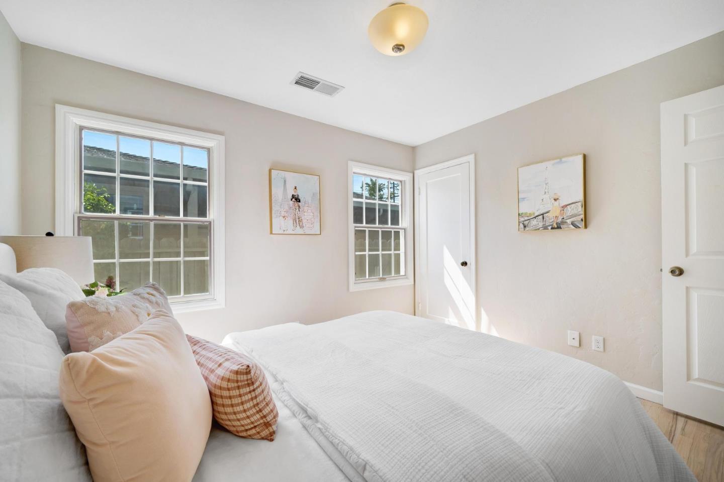 Detail Gallery Image 28 of 60 For 1518 Arguello St, Redwood City,  CA 94063 - 3 Beds | 2/1 Baths