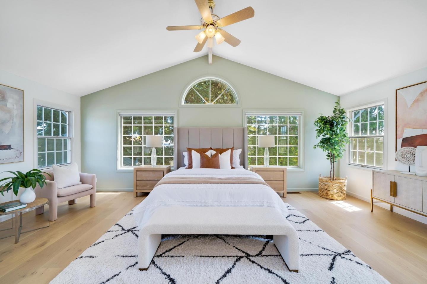 Detail Gallery Image 31 of 60 For 1518 Arguello St, Redwood City,  CA 94063 - 3 Beds | 2/1 Baths