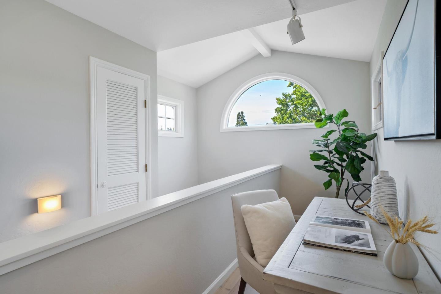 Detail Gallery Image 34 of 60 For 1518 Arguello St, Redwood City,  CA 94063 - 3 Beds | 2/1 Baths