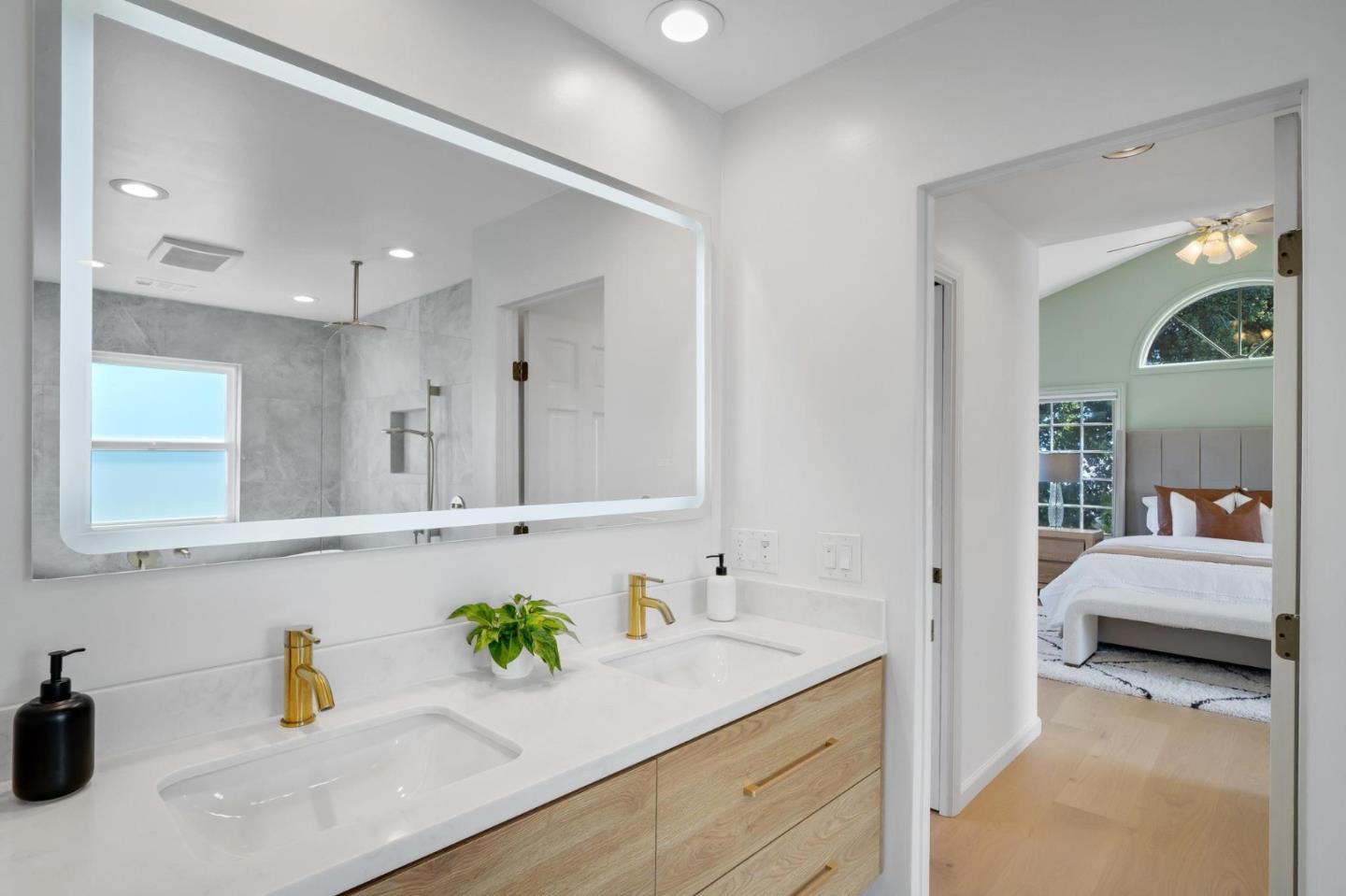 Detail Gallery Image 37 of 60 For 1518 Arguello St, Redwood City,  CA 94063 - 3 Beds | 2/1 Baths