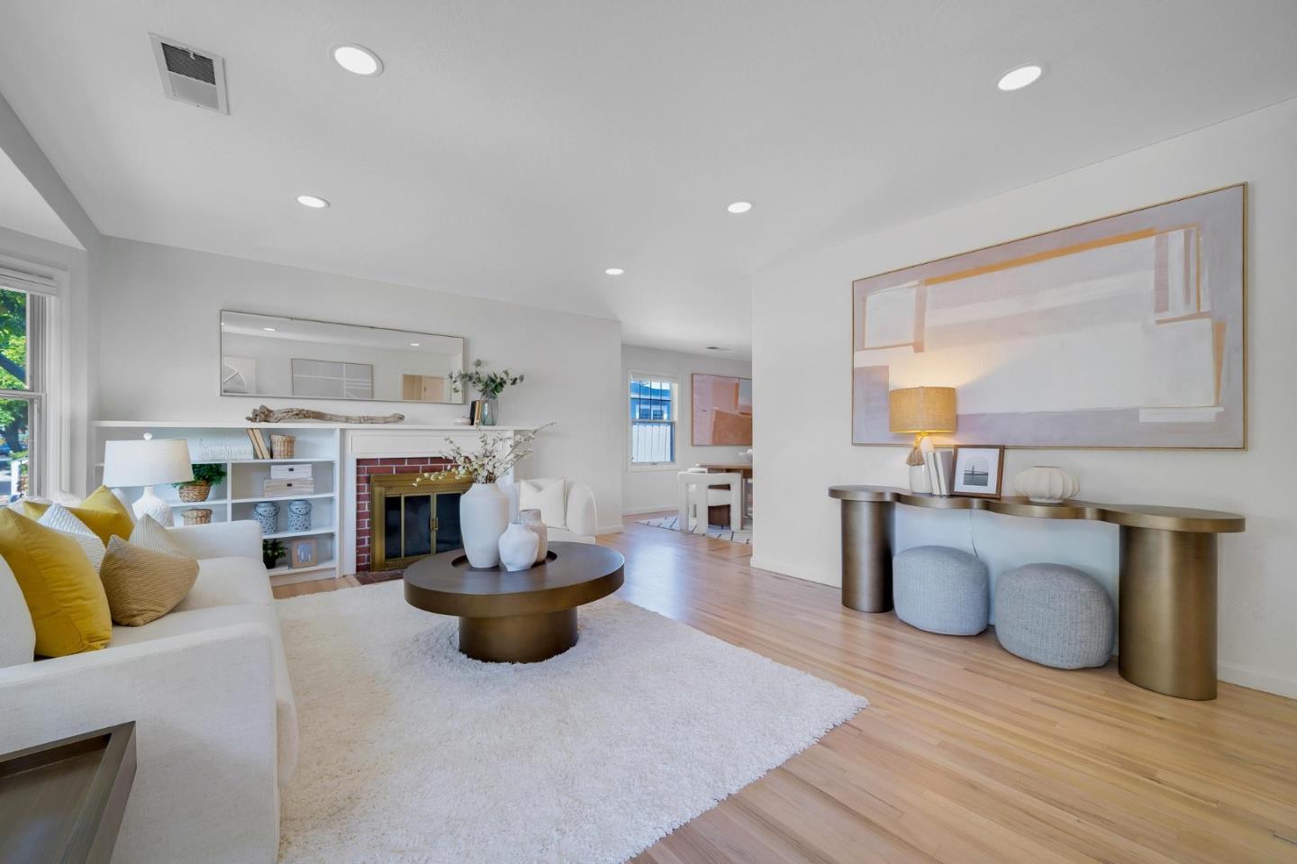 Detail Gallery Image 4 of 60 For 1518 Arguello St, Redwood City,  CA 94063 - 3 Beds | 2/1 Baths