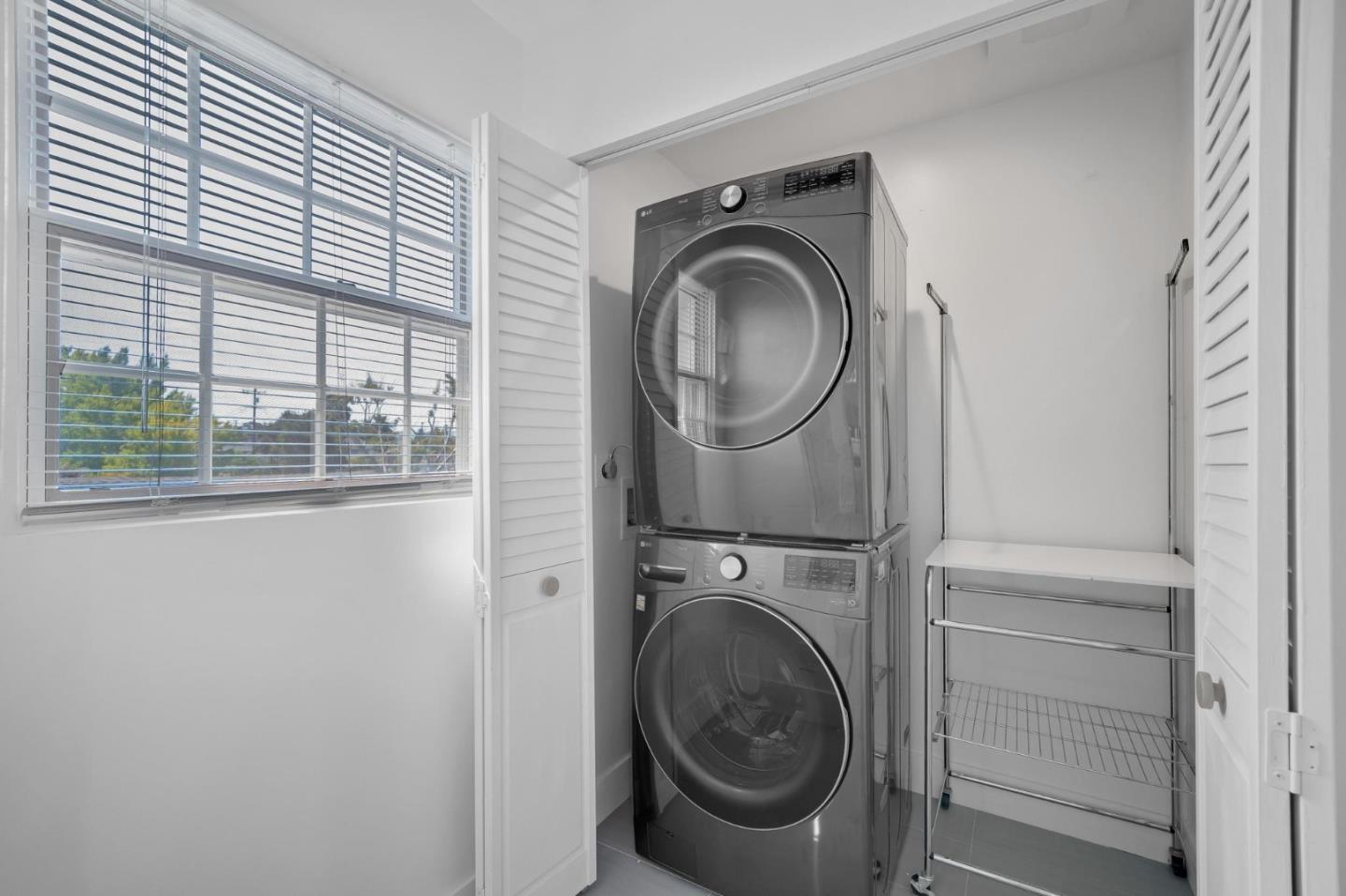 Detail Gallery Image 40 of 60 For 1518 Arguello St, Redwood City,  CA 94063 - 3 Beds | 2/1 Baths