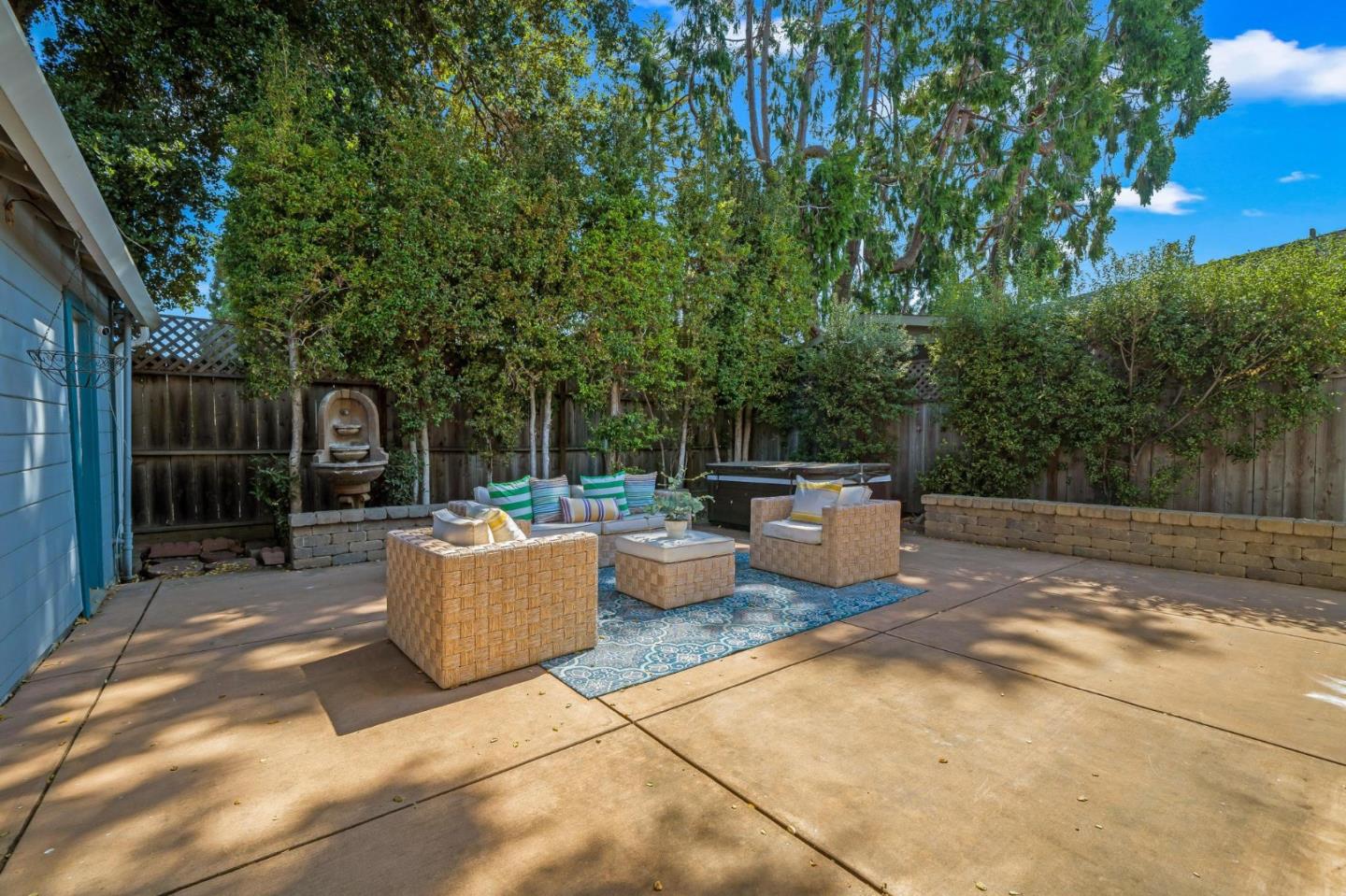 Detail Gallery Image 43 of 60 For 1518 Arguello St, Redwood City,  CA 94063 - 3 Beds | 2/1 Baths