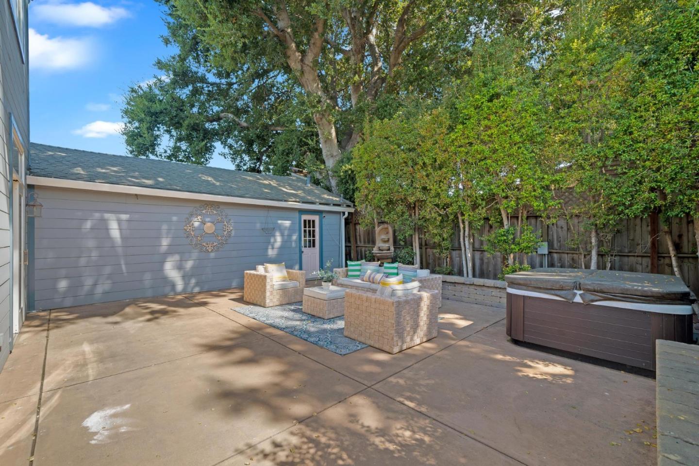 Detail Gallery Image 44 of 60 For 1518 Arguello St, Redwood City,  CA 94063 - 3 Beds | 2/1 Baths