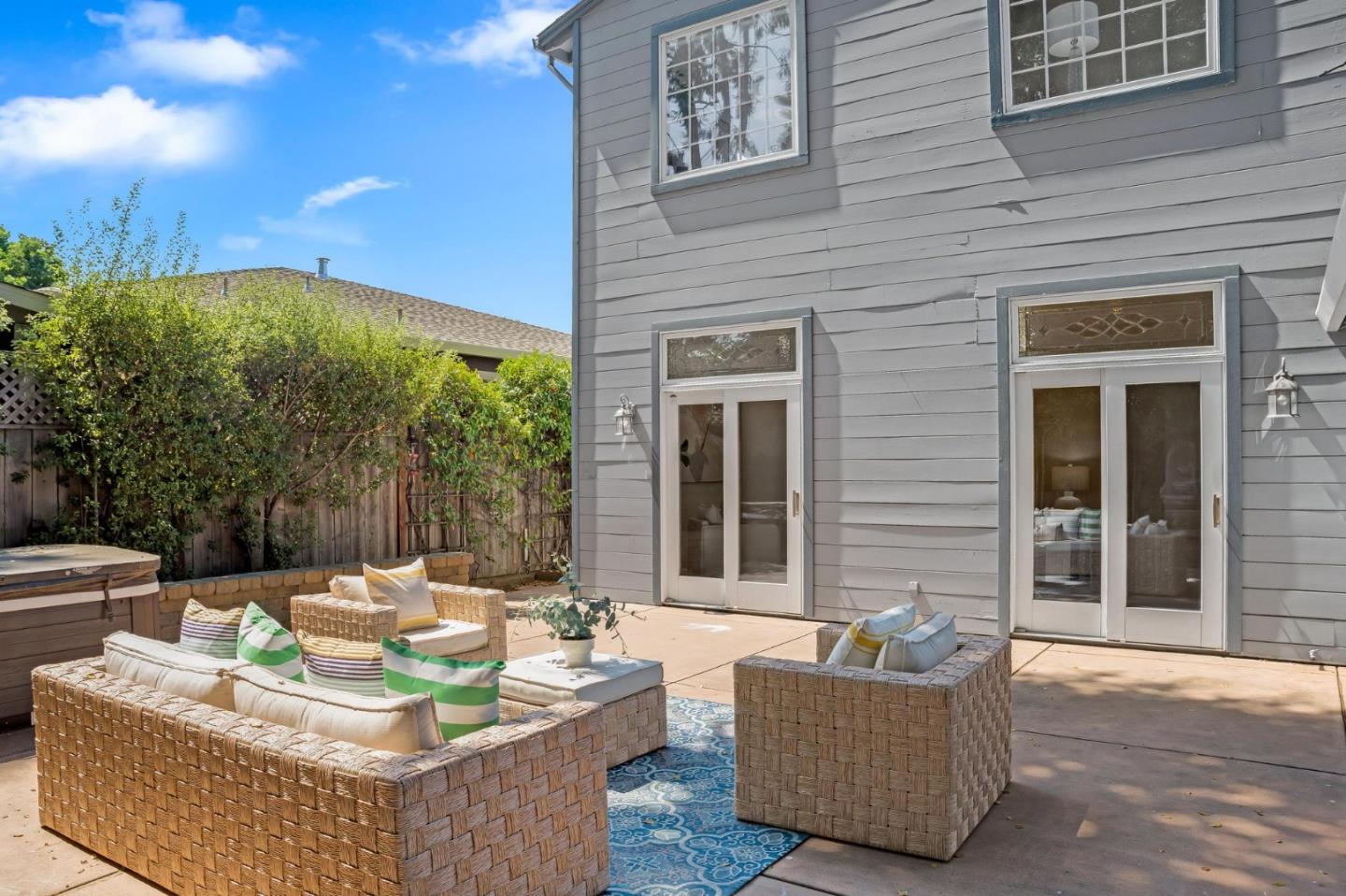 Detail Gallery Image 45 of 60 For 1518 Arguello St, Redwood City,  CA 94063 - 3 Beds | 2/1 Baths