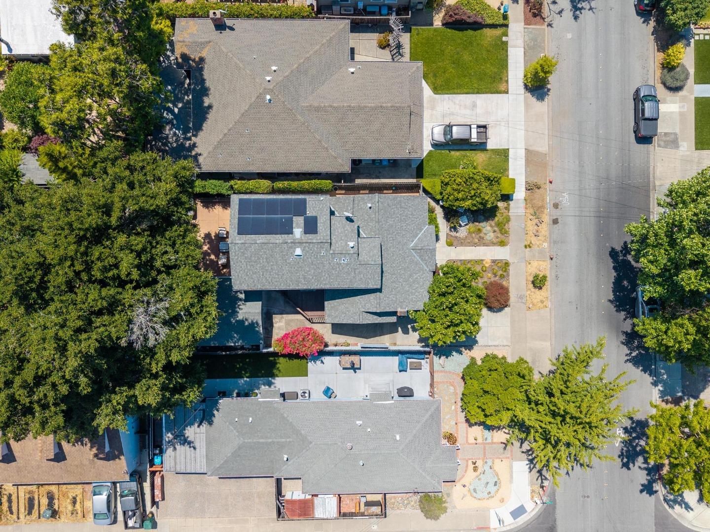 Detail Gallery Image 49 of 60 For 1518 Arguello St, Redwood City,  CA 94063 - 3 Beds | 2/1 Baths