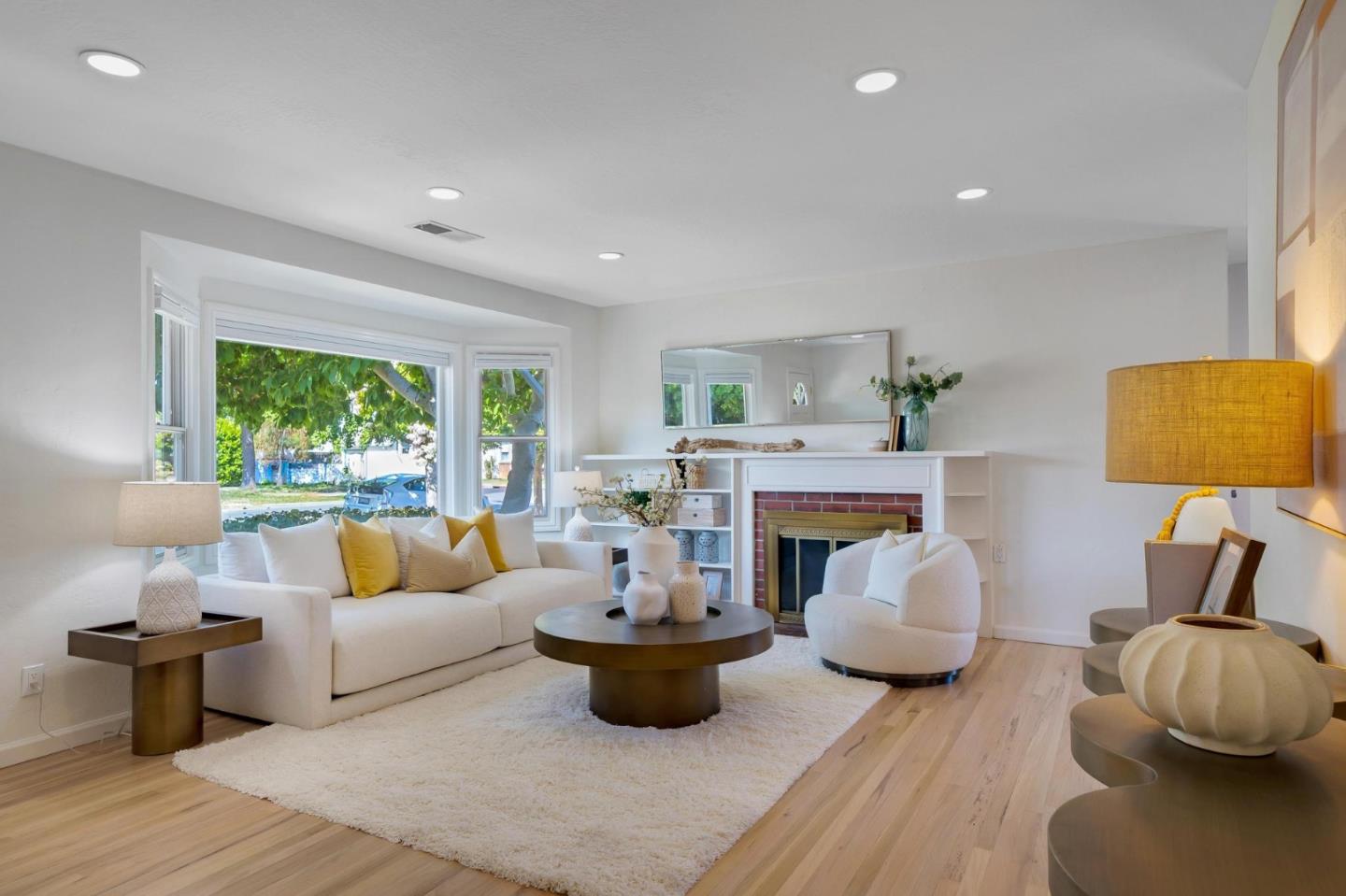 Detail Gallery Image 5 of 60 For 1518 Arguello St, Redwood City,  CA 94063 - 3 Beds | 2/1 Baths