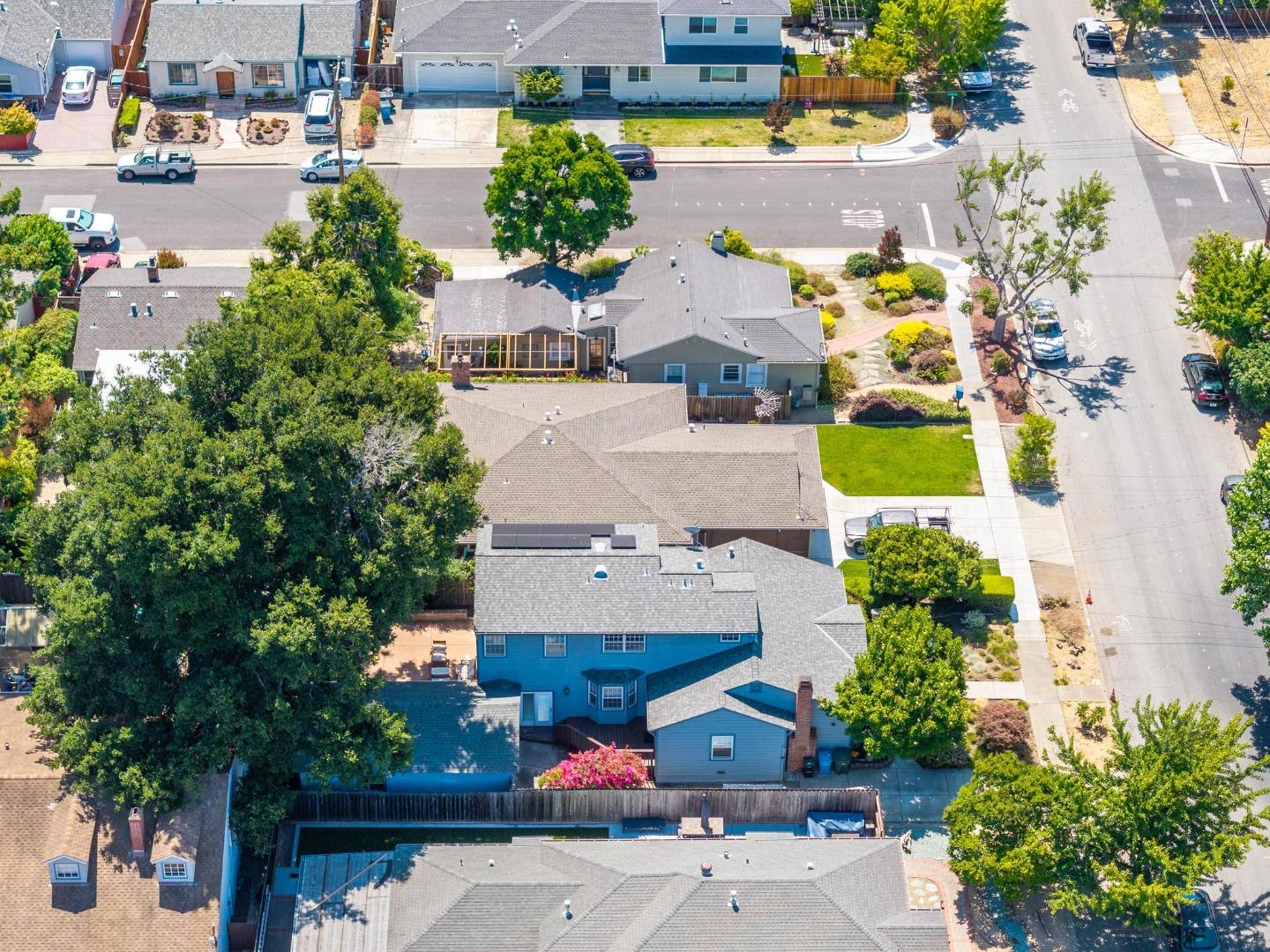 Detail Gallery Image 50 of 60 For 1518 Arguello St, Redwood City,  CA 94063 - 3 Beds | 2/1 Baths