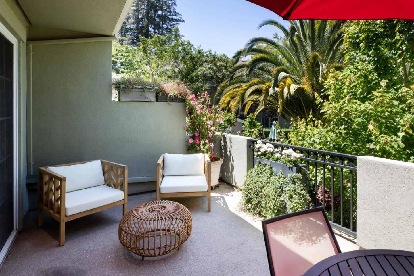 Detail Gallery Image 15 of 26 For 20 Willow Rd #5,  Menlo Park,  CA 94025 - 1 Beds | 1 Baths