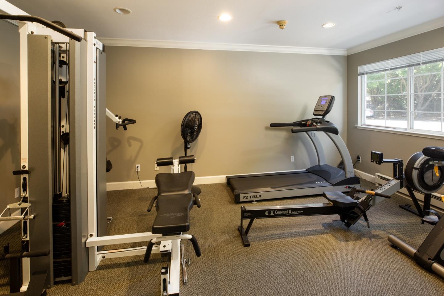 Detail Gallery Image 17 of 26 For 20 Willow Rd #5,  Menlo Park,  CA 94025 - 1 Beds | 1 Baths