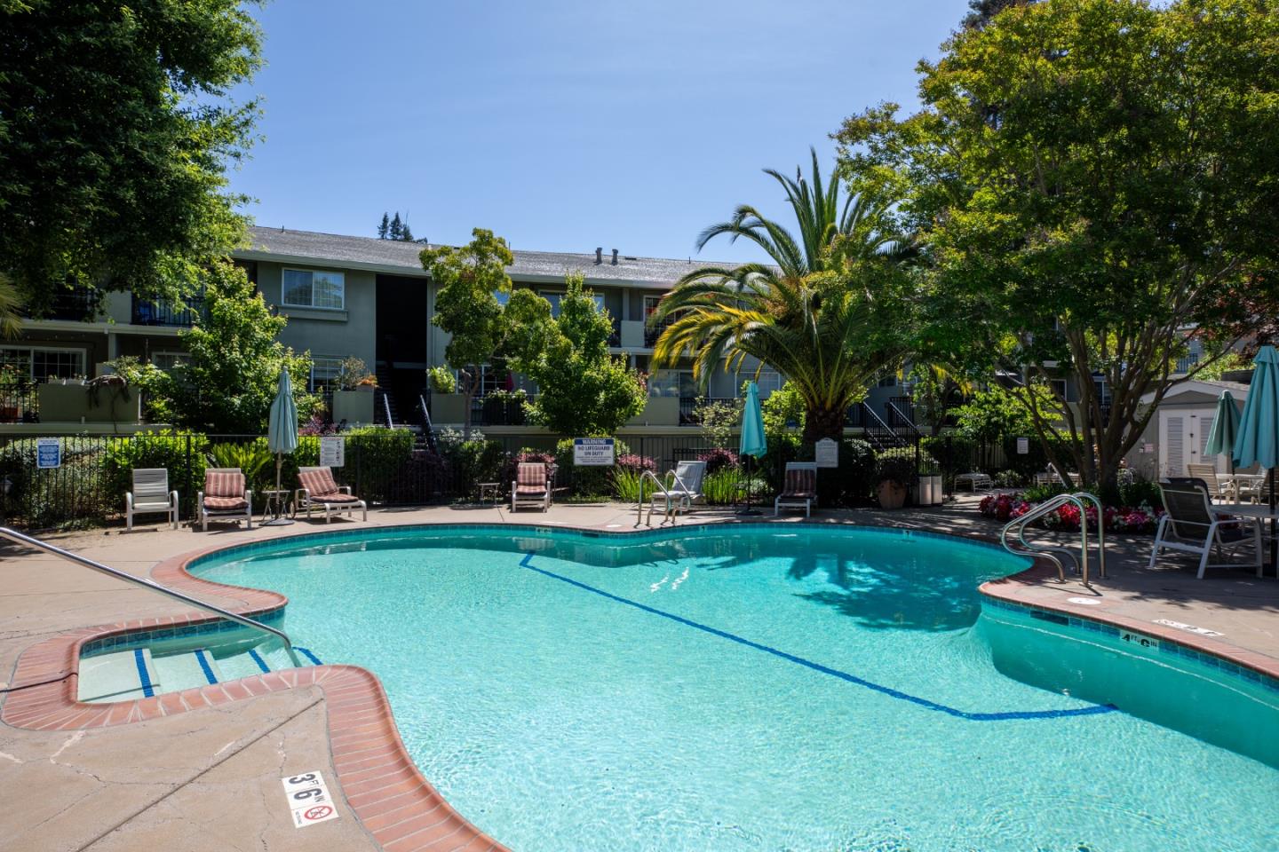 Detail Gallery Image 18 of 26 For 20 Willow Rd #5,  Menlo Park,  CA 94025 - 1 Beds | 1 Baths