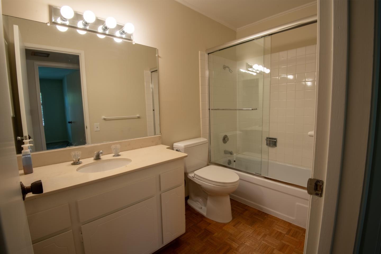 Detail Gallery Image 11 of 25 For 3350 La Mesa Dr #9,  San Carlos,  CA 94070 - 2 Beds | 2 Baths