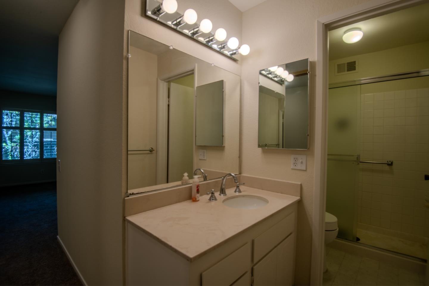 Detail Gallery Image 14 of 25 For 3350 La Mesa Dr #9,  San Carlos,  CA 94070 - 2 Beds | 2 Baths