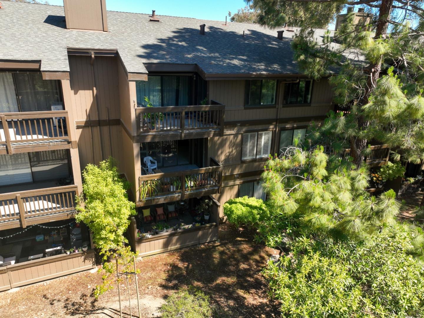 Detail Gallery Image 3 of 25 For 3350 La Mesa Dr #9,  San Carlos,  CA 94070 - 2 Beds | 2 Baths
