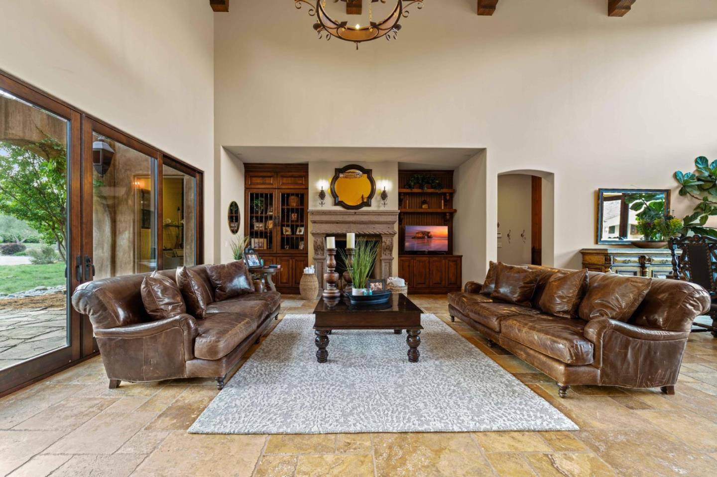 Detail Gallery Image 13 of 100 For 12220 Heritage Way, Gilroy,  CA 95020 - 5 Beds | 3/2 Baths