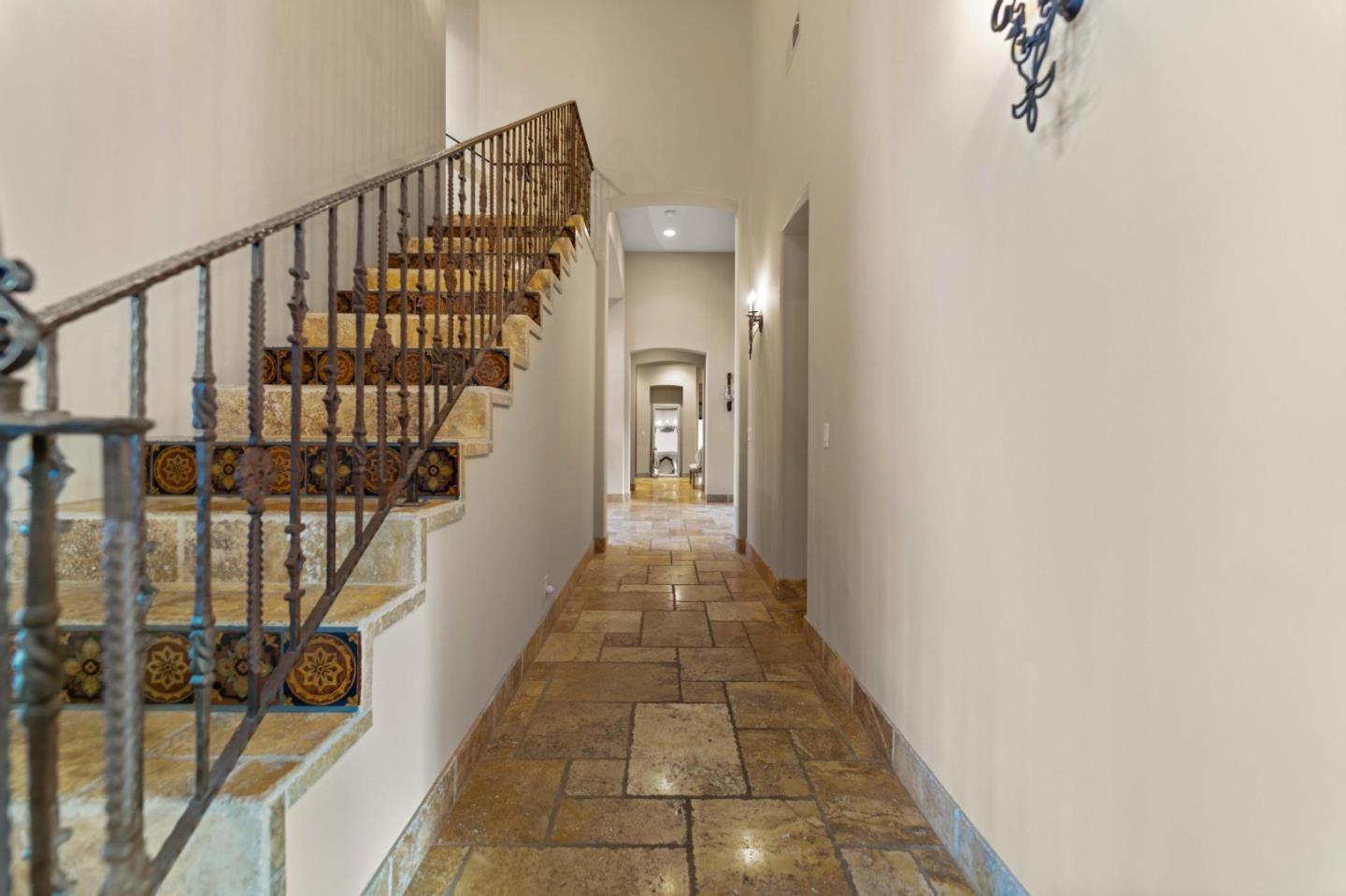 Detail Gallery Image 34 of 100 For 12220 Heritage Way, Gilroy,  CA 95020 - 5 Beds | 3/2 Baths