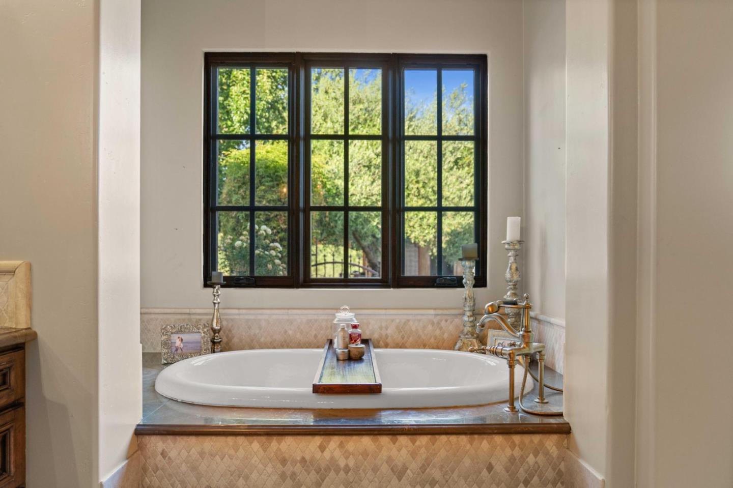 Detail Gallery Image 51 of 100 For 12220 Heritage Way, Gilroy,  CA 95020 - 5 Beds | 3/2 Baths