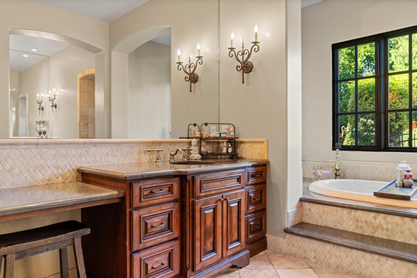 Detail Gallery Image 52 of 100 For 12220 Heritage Way, Gilroy,  CA 95020 - 5 Beds | 3/2 Baths