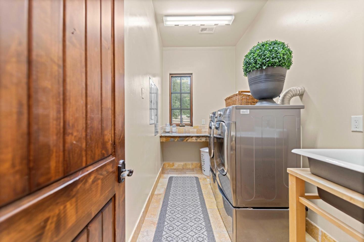 Detail Gallery Image 72 of 100 For 12220 Heritage Way, Gilroy,  CA 95020 - 5 Beds | 3/2 Baths