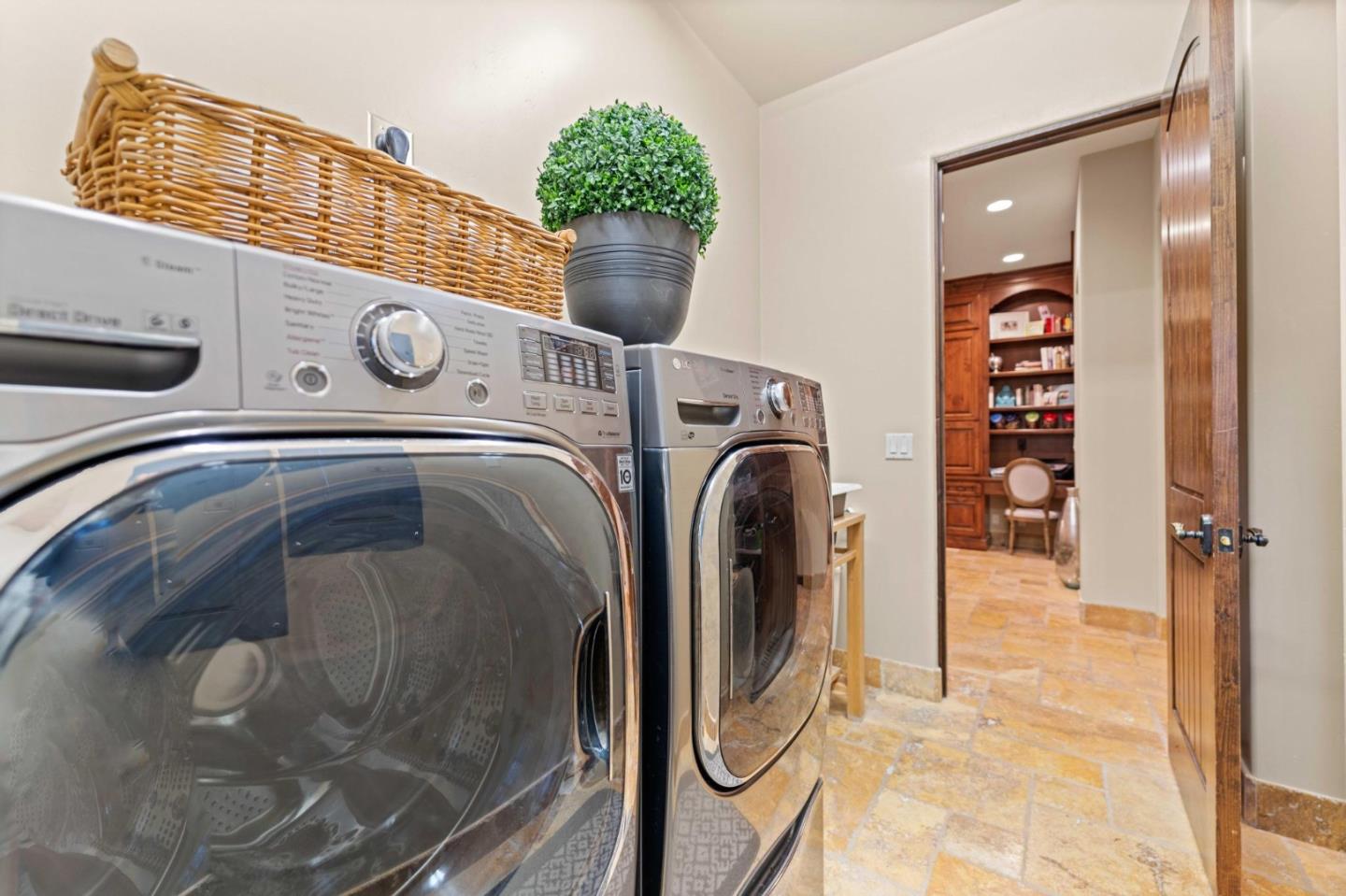 Detail Gallery Image 73 of 100 For 12220 Heritage Way, Gilroy,  CA 95020 - 5 Beds | 3/2 Baths
