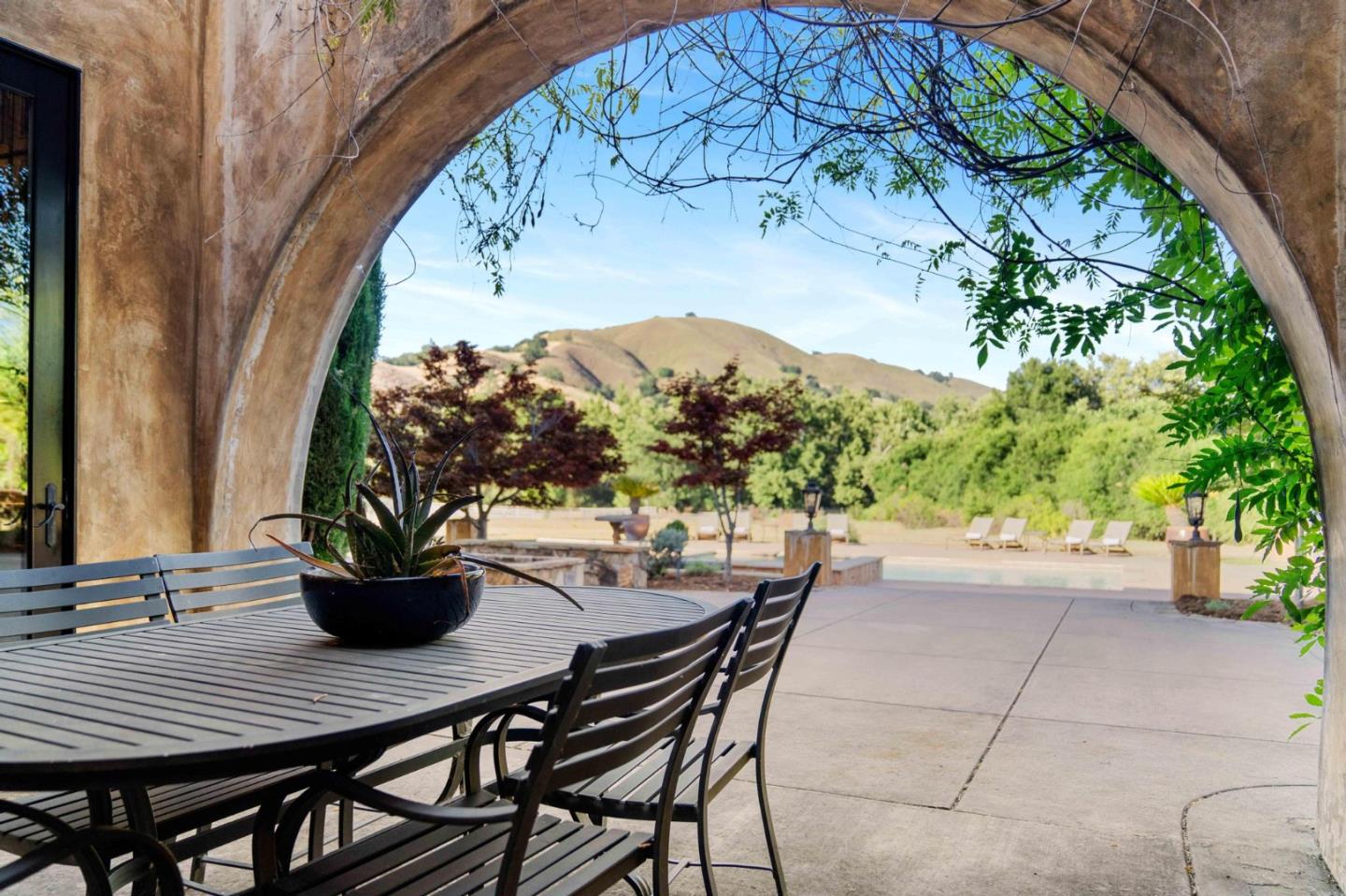 Detail Gallery Image 75 of 100 For 12220 Heritage Way, Gilroy,  CA 95020 - 5 Beds | 3/2 Baths