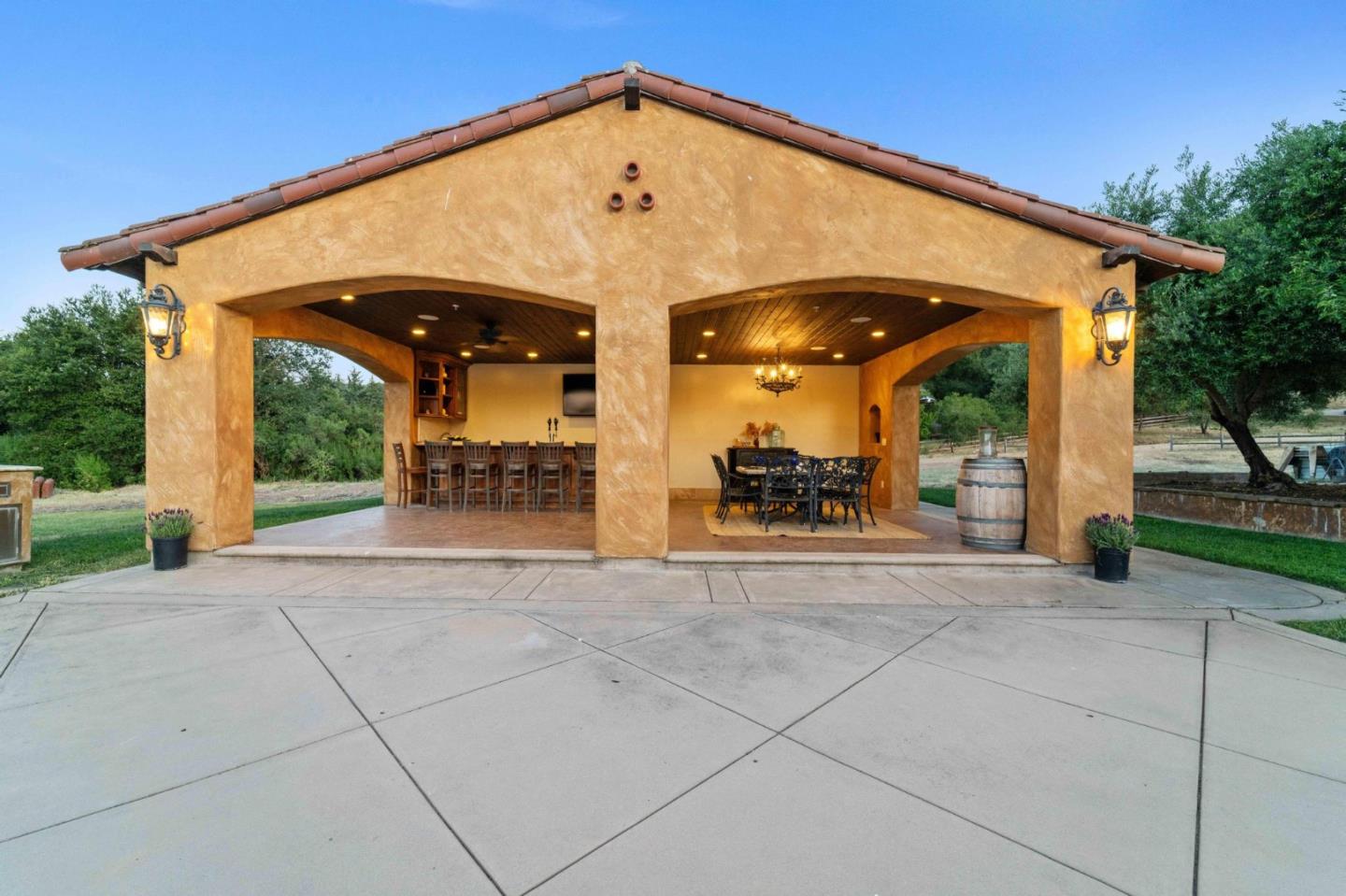 Detail Gallery Image 82 of 100 For 12220 Heritage Way, Gilroy,  CA 95020 - 5 Beds | 3/2 Baths