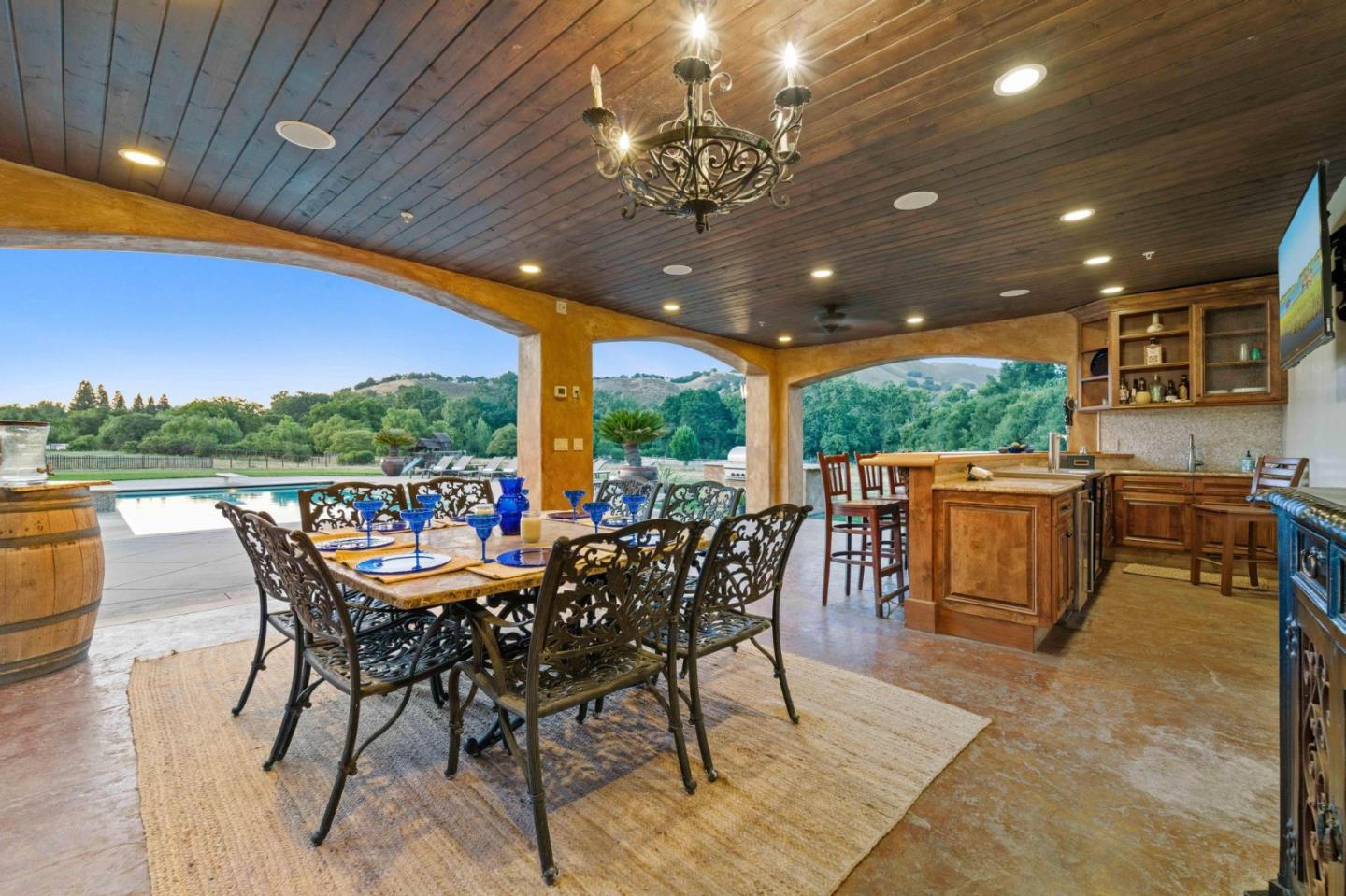 Detail Gallery Image 83 of 100 For 12220 Heritage Way, Gilroy,  CA 95020 - 5 Beds | 3/2 Baths