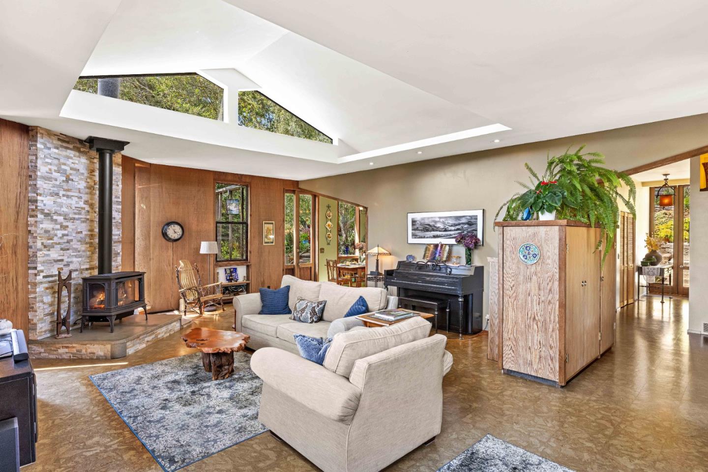 Detail Gallery Image 10 of 40 For 3405 Rio Rd, Carmel,  CA 93923 - 2 Beds | 2/1 Baths