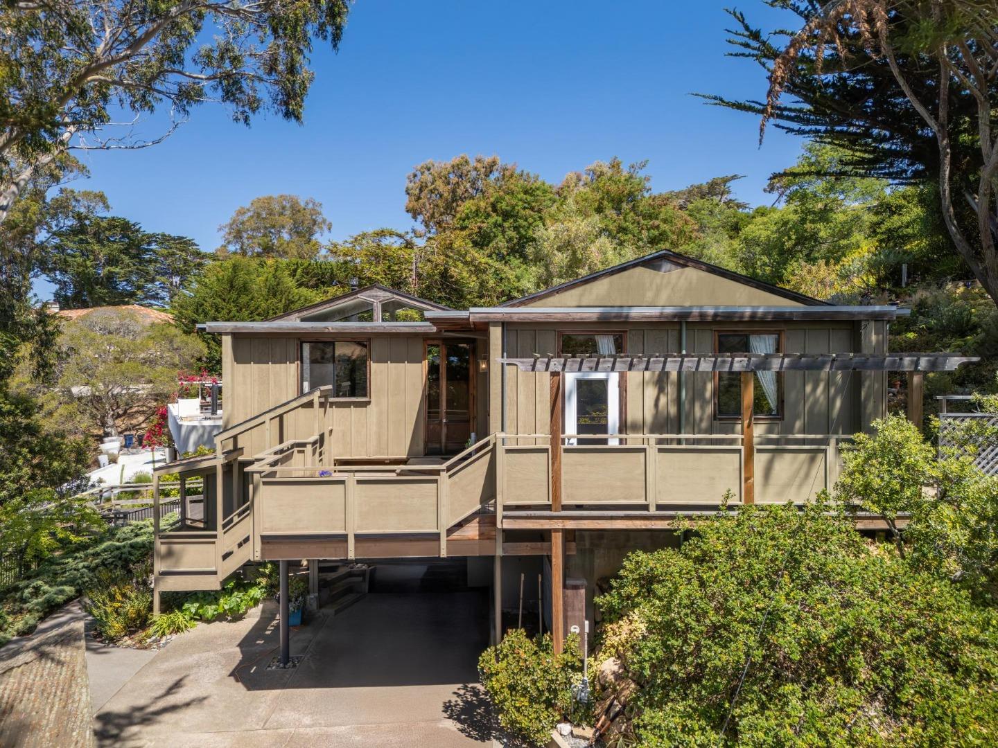 Detail Gallery Image 2 of 40 For 3405 Rio Rd, Carmel,  CA 93923 - 2 Beds | 2/1 Baths