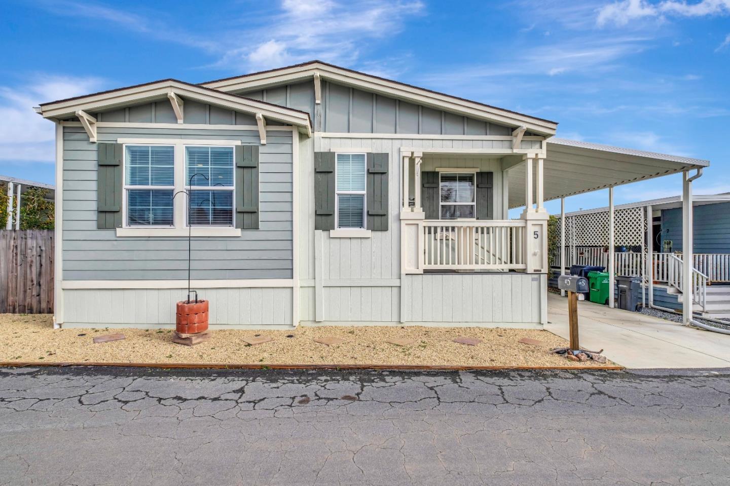 Detail Gallery Image 2 of 49 For 144 Holm Rd #5,  Watsonville,  CA 95076 - 3 Beds | 2 Baths