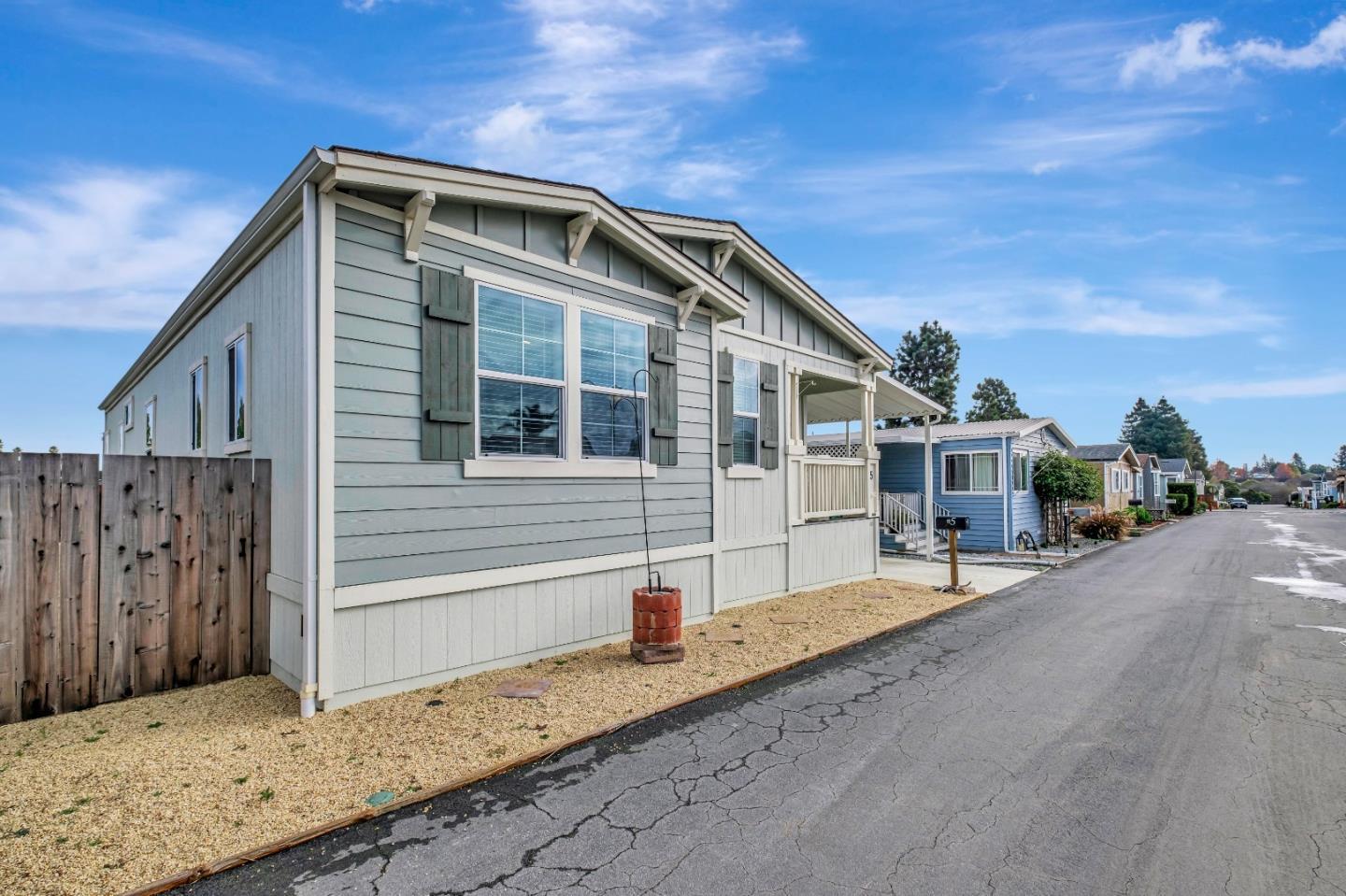 Detail Gallery Image 3 of 49 For 144 Holm Rd #5,  Watsonville,  CA 95076 - 3 Beds | 2 Baths