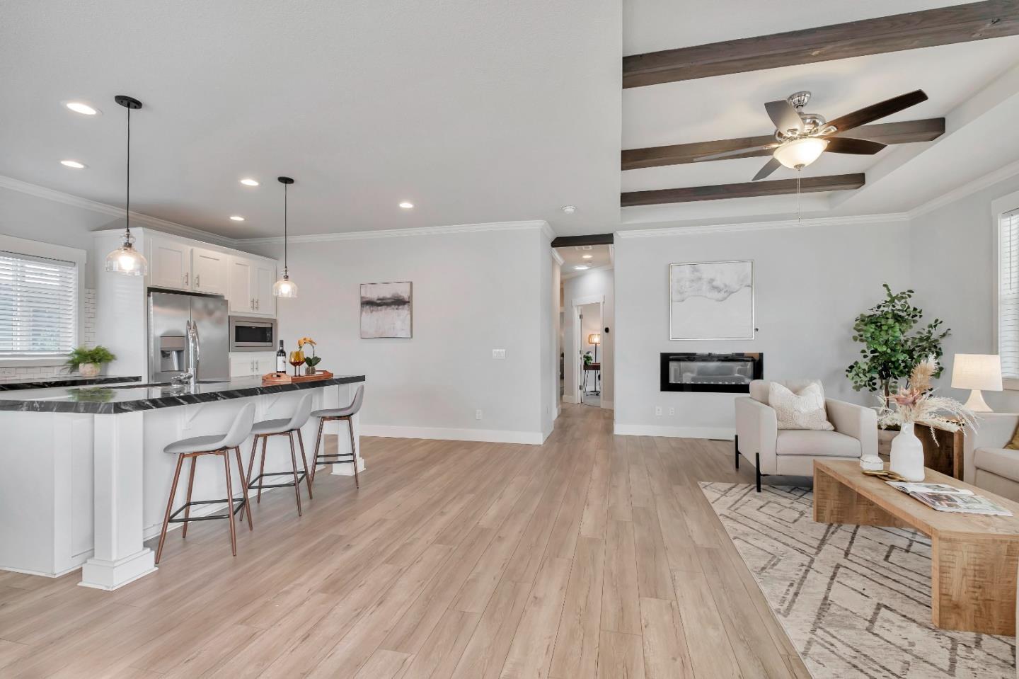 Detail Gallery Image 5 of 49 For 144 Holm Rd #5,  Watsonville,  CA 95076 - 3 Beds | 2 Baths
