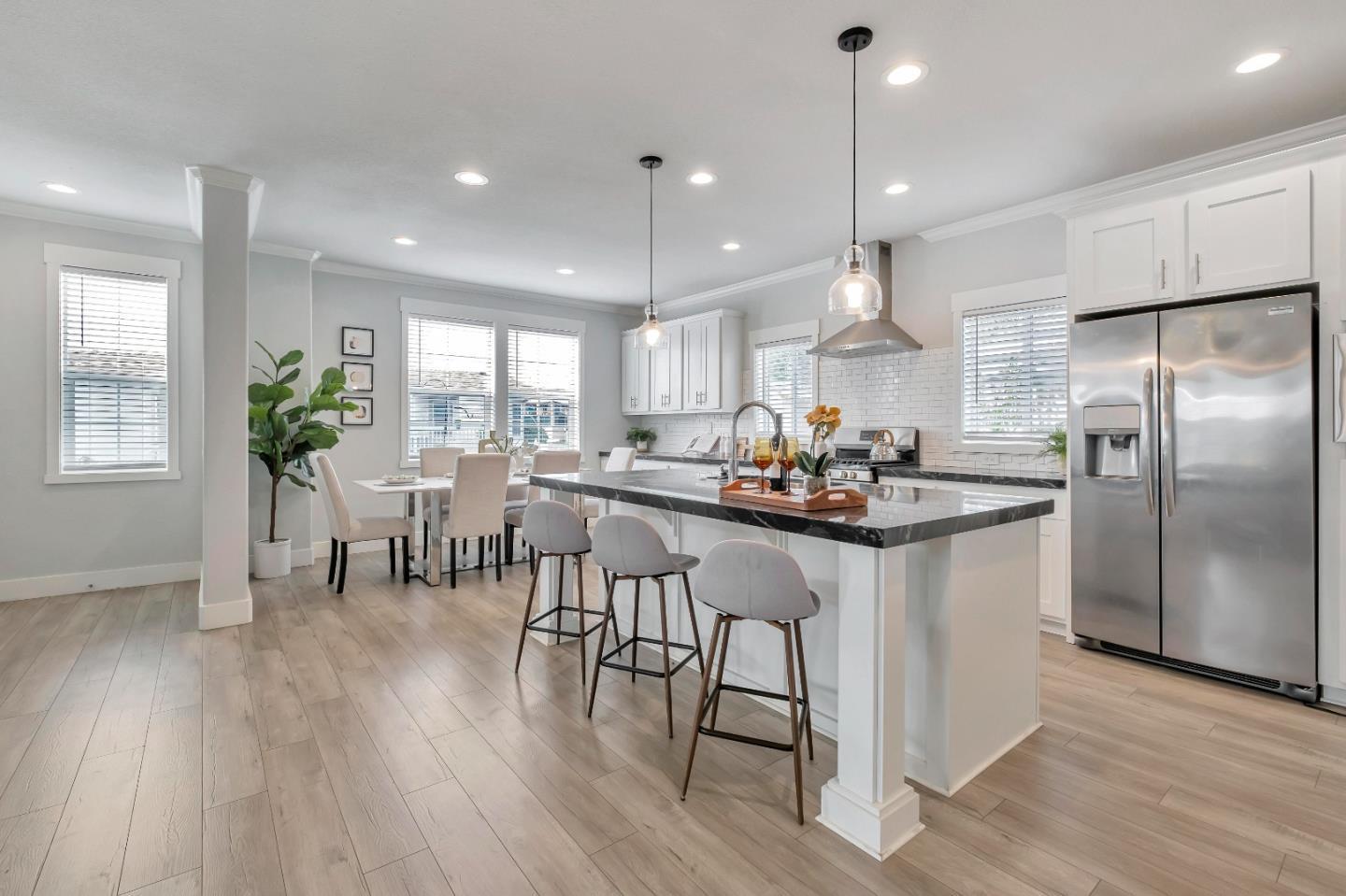 Detail Gallery Image 9 of 49 For 144 Holm Rd #5,  Watsonville,  CA 95076 - 3 Beds | 2 Baths