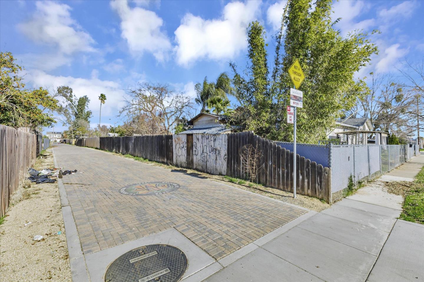 Detail Gallery Image 11 of 24 For 2343 Erickson St, Sacramento,  CA 95815 - – Beds | – Baths