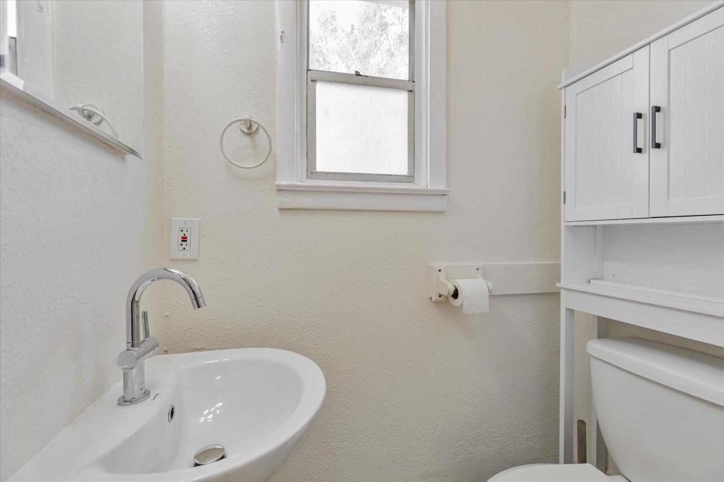 Detail Gallery Image 13 of 24 For 2343 Erickson St, Sacramento,  CA 95815 - – Beds | – Baths