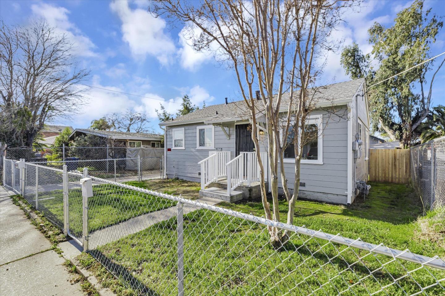 Detail Gallery Image 3 of 24 For 2343 Erickson St, Sacramento,  CA 95815 - – Beds | – Baths